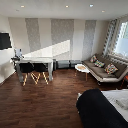 Domo46 Mit Balkon, Waschmaschine & Smart Tv Apartament *