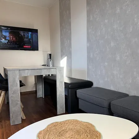 Apartament Domo46 Mit Balkon, Waschmaschine & Smart Tv *