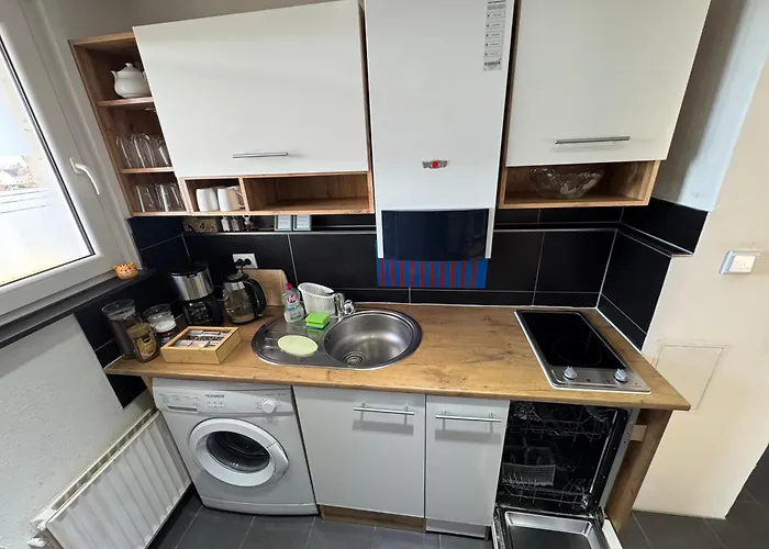 Domo46 Mit Balkon, Waschmaschine & Smart Tv 아파트 고슬라르